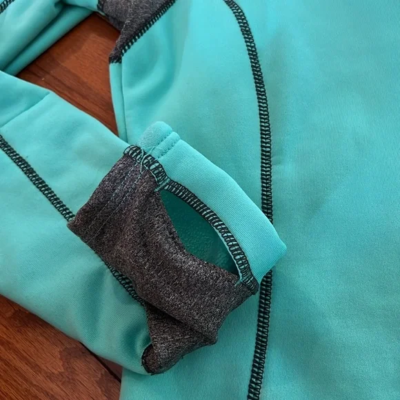 Avalanche Teal Pullover - Picture 3 of 10